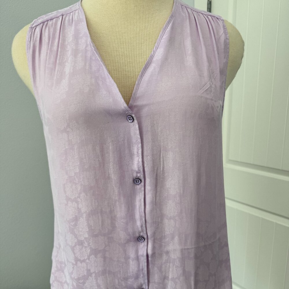 CAbi Bouquet Top #6326 V-Neck Sleeveless Lilac Rose-XL
